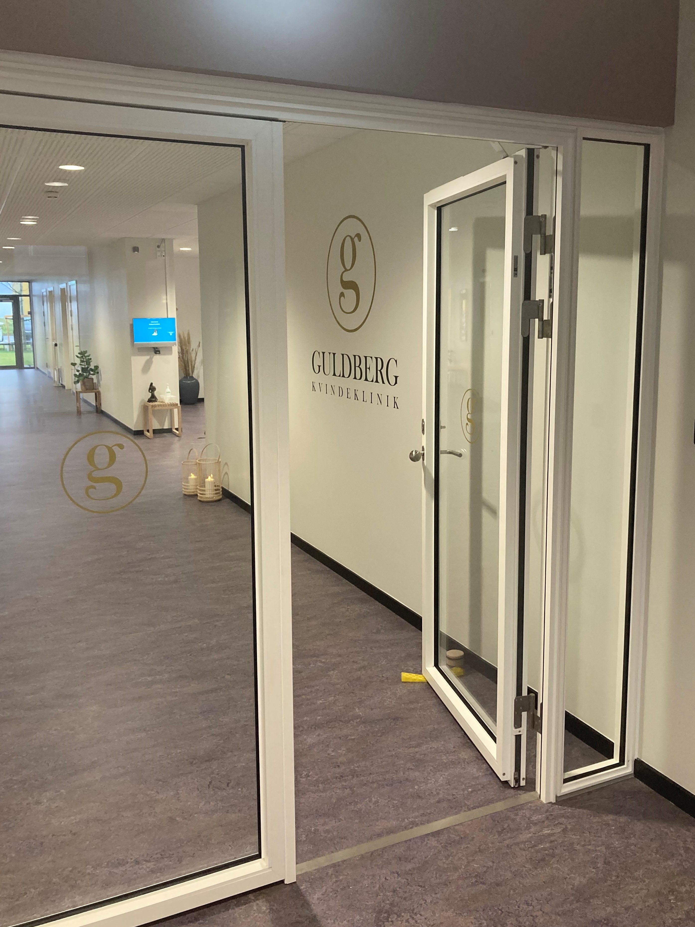 Billede af indgangsparti ved Guldberg kvindeklinik